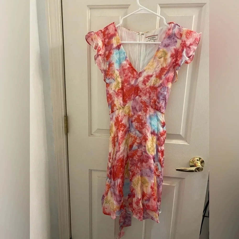 The Mint Julep Boutique v neck tie Dye mini Dress size small-hardly worn
